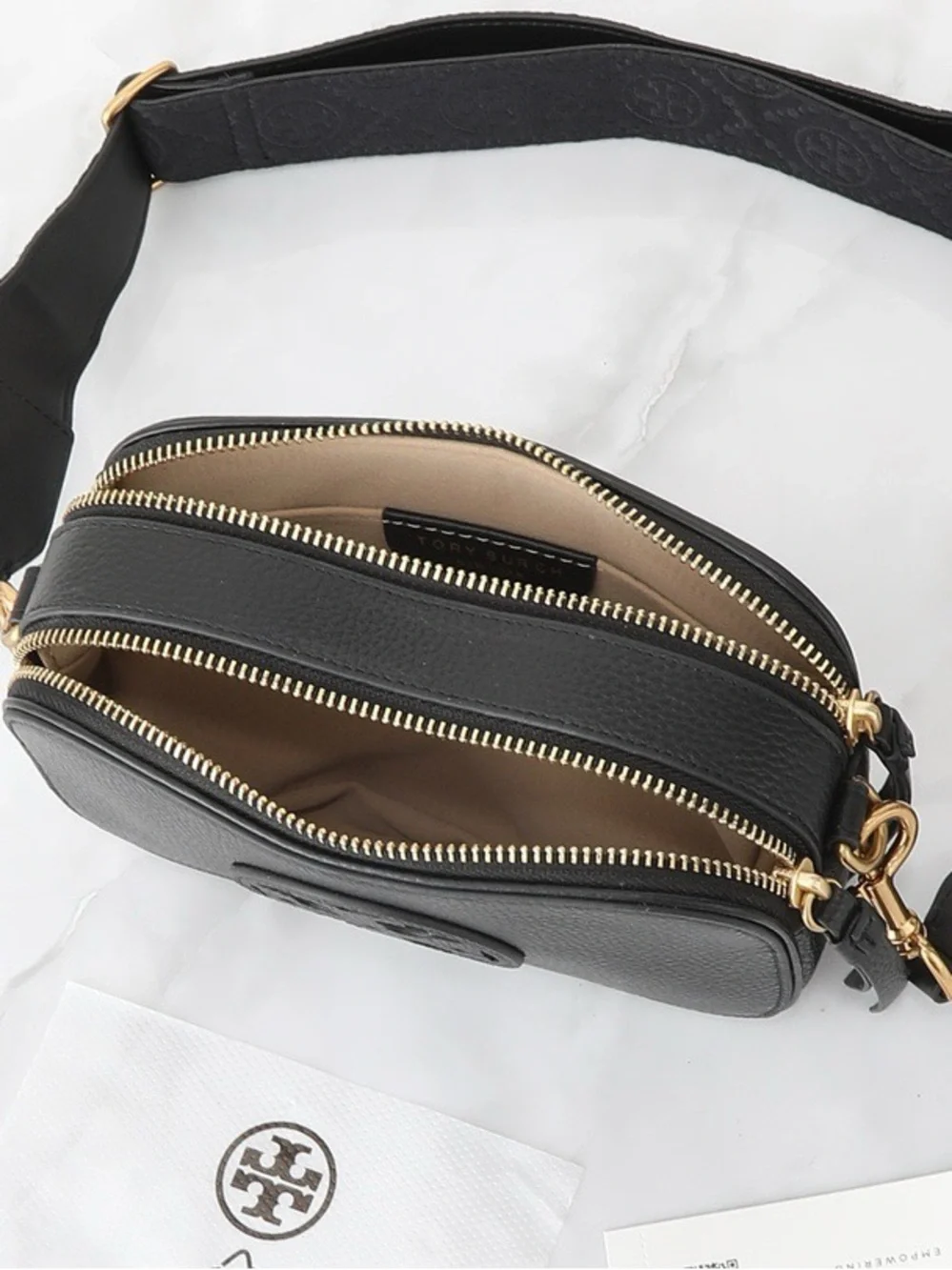 Tory Burch compact pebbled